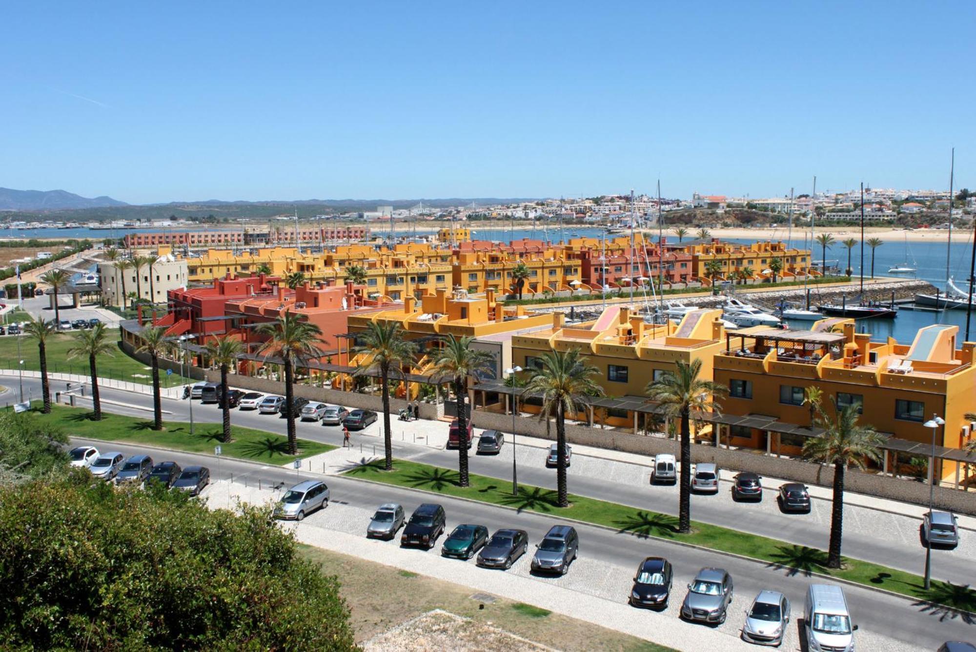 Pangsapuri 70 m² dengan 2 bilik tidur dan 2 bilik mandi peribadi di Praia do Vau Portimao Luaran gambar