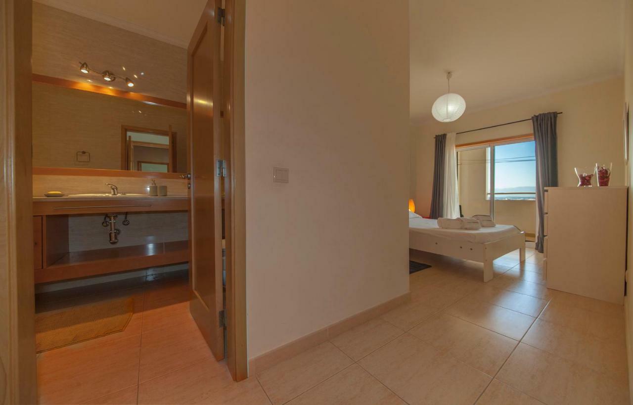 Pangsapuri 70 m² dengan 2 bilik tidur dan 2 bilik mandi peribadi di Praia do Vau Portimao Luaran gambar